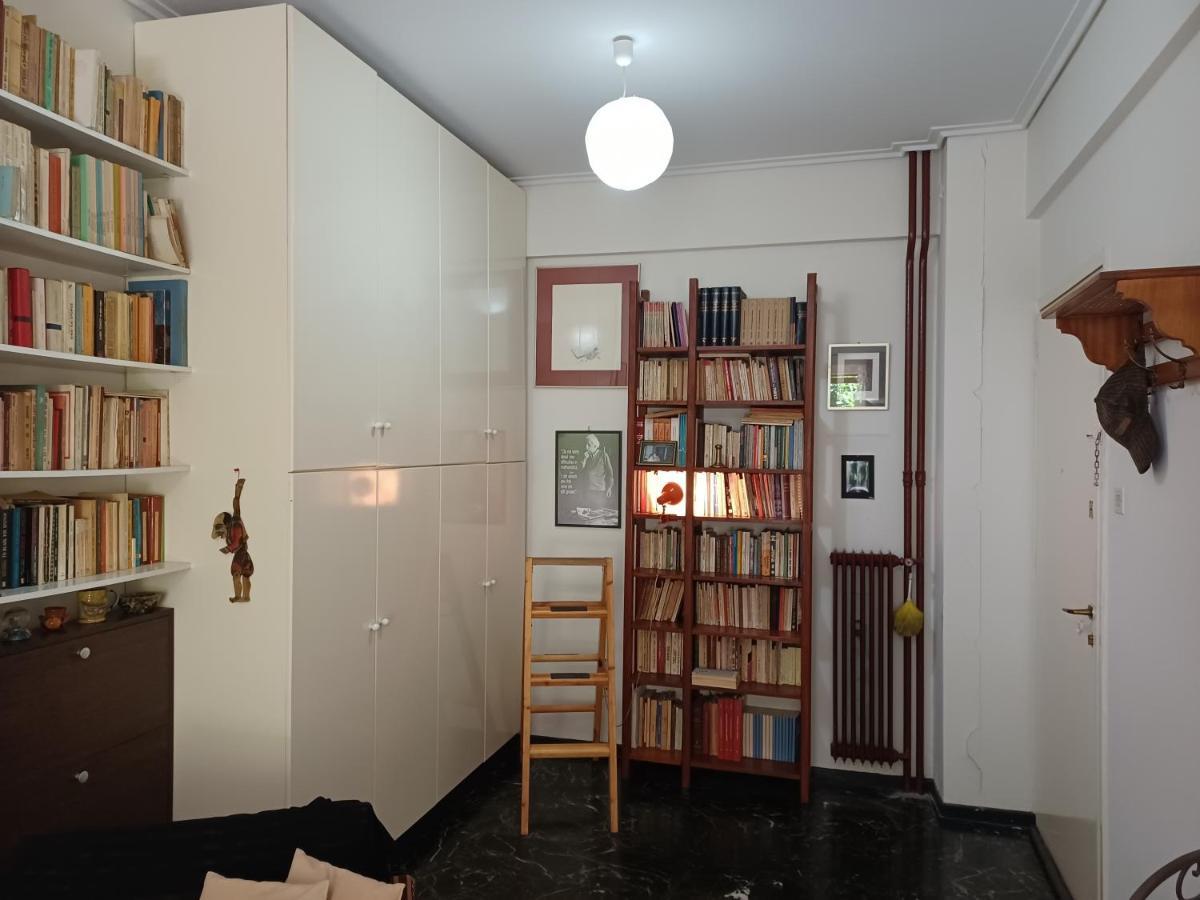 Charming Apartment In The Neighborhood Of Pangrati Athens Exterior photo